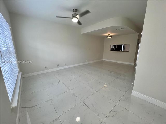 9820 NW 56th Pl, Coral Springs, FL 33076