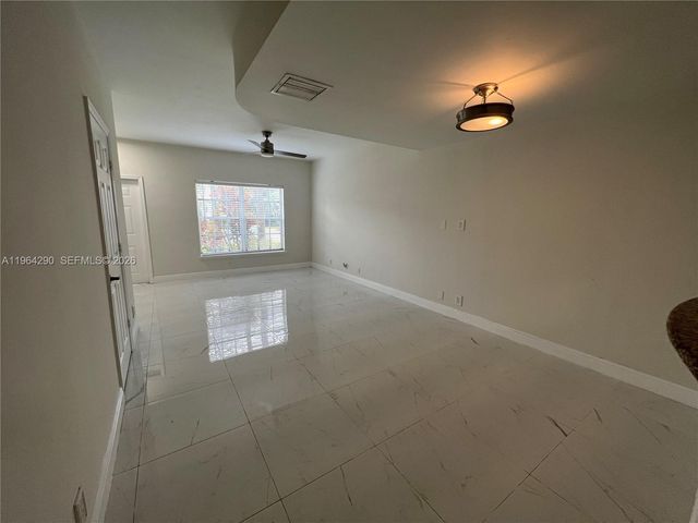 9820 NW 56th Pl, Coral Springs, FL 33076