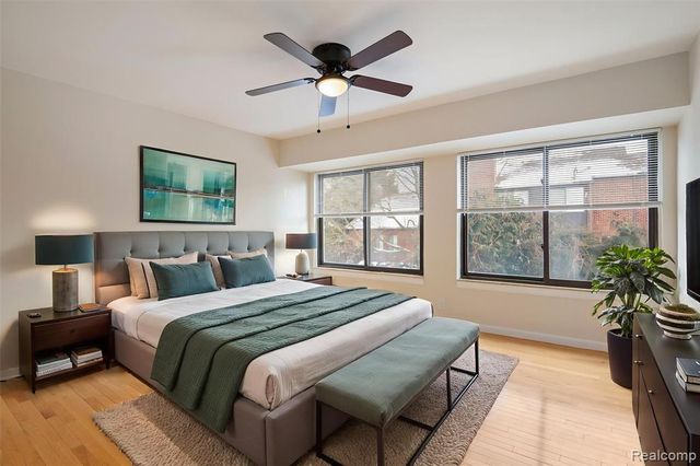 3051 Lindenwood Drive, Dearborn, MI 48120