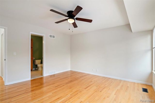 3051 Lindenwood Drive, Dearborn, MI 48120