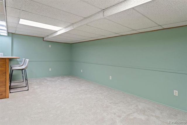 3051 Lindenwood Drive, Dearborn, MI 48120