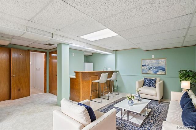 3051 Lindenwood Drive, Dearborn, MI 48120