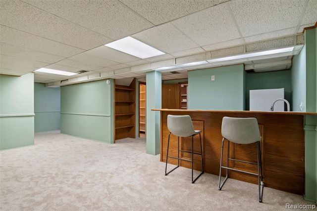 3051 Lindenwood Drive, Dearborn, MI 48120