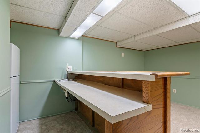 3051 Lindenwood Drive, Dearborn, MI 48120