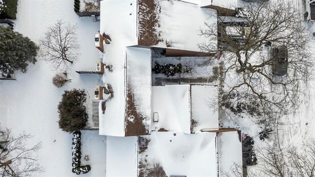 3051 Lindenwood Drive, Dearborn, MI 48120