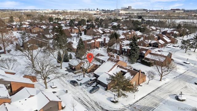 3051 Lindenwood Drive, Dearborn, MI 48120