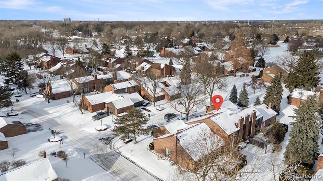 3051 Lindenwood Drive, Dearborn, MI 48120