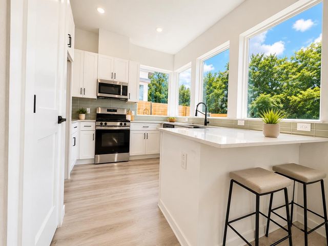 2000 Riverside Farms RD 6102, Austin, TX 78741