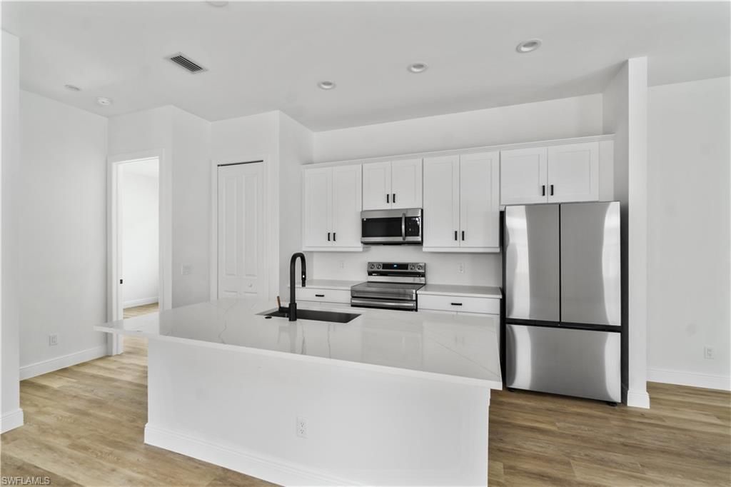 833/837 91st AVE N, NAPLES, FL 34108 — photo 5