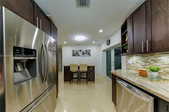 4360 NW 205th St, Miami Gardens, FL 33055