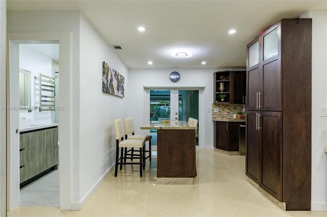 4360 NW 205th St, Miami Gardens, FL 33055