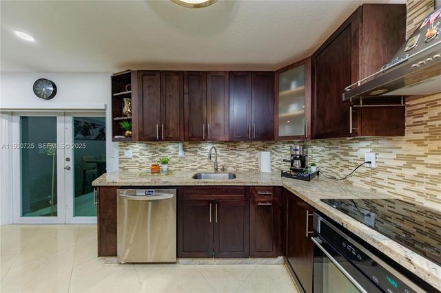 4360 NW 205th St, Miami Gardens, FL 33055