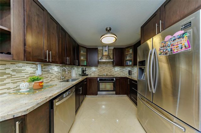 4360 NW 205th St, Miami Gardens, FL 33055