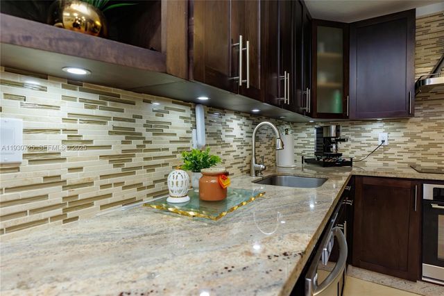 4360 NW 205th St, Miami Gardens, FL 33055