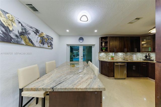 4360 NW 205th St, Miami Gardens, FL 33055