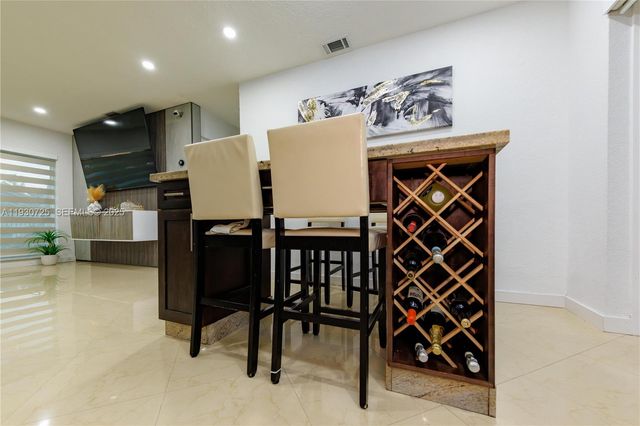 4360 NW 205th St, Miami Gardens, FL 33055