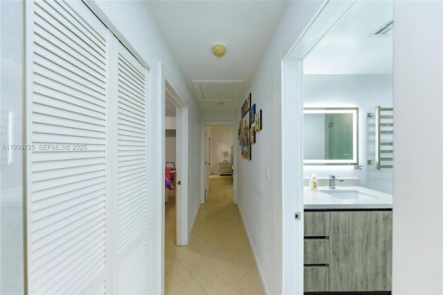 4360 NW 205th St, Miami Gardens, FL 33055