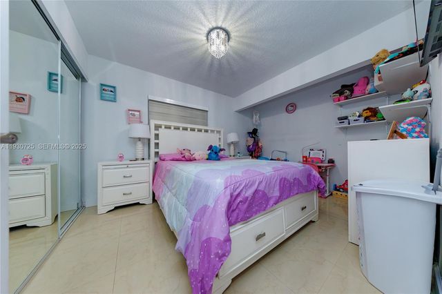 4360 NW 205th St, Miami Gardens, FL 33055