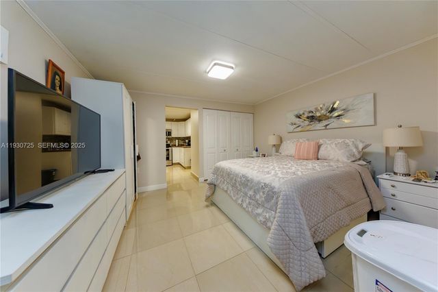 4360 NW 205th St, Miami Gardens, FL 33055