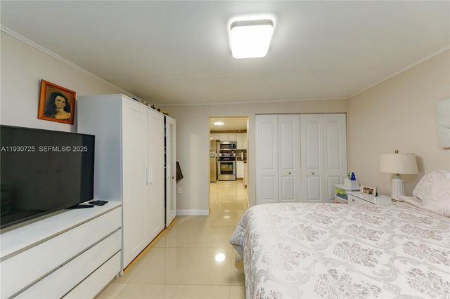 4360 NW 205th St, Miami Gardens, FL 33055