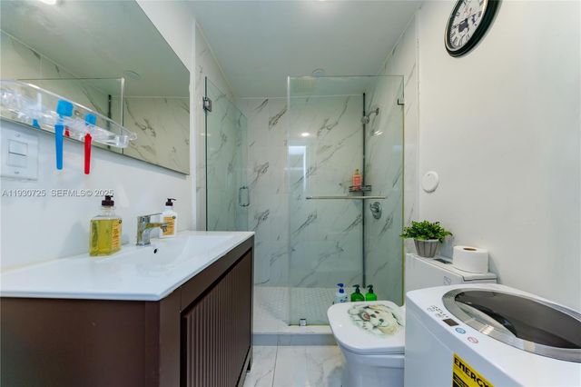 4360 NW 205th St, Miami Gardens, FL 33055