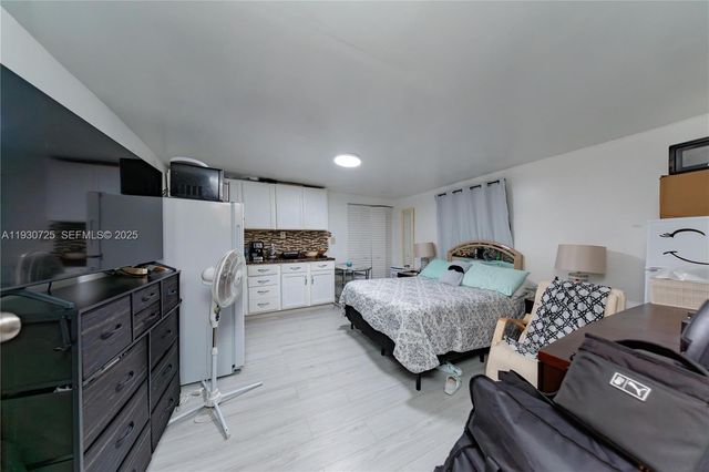 4360 NW 205th St, Miami Gardens, FL 33055