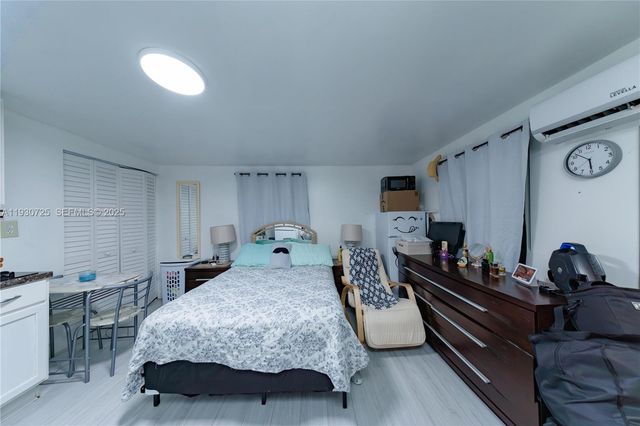 4360 NW 205th St, Miami Gardens, FL 33055