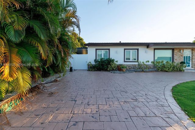 4360 NW 205th St, Miami Gardens, FL 33055