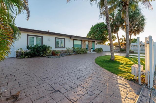 4360 NW 205th St, Miami Gardens, FL 33055