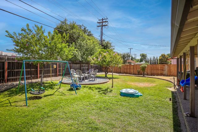 10320 Malaga Way, Rancho Cordova, CA 95670