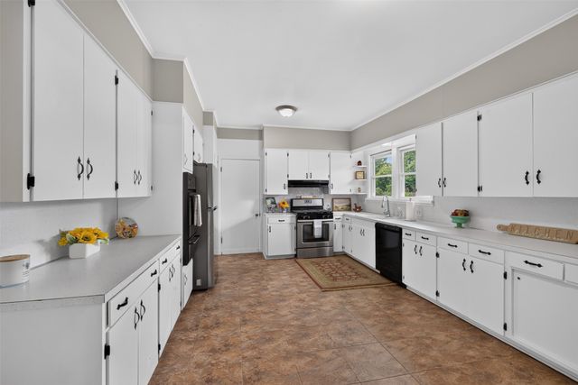 4940 Dixie Garden Drive, Shreveport, LA 71105