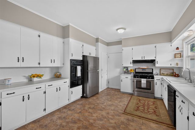 4940 Dixie Garden Drive, Shreveport, LA 71105