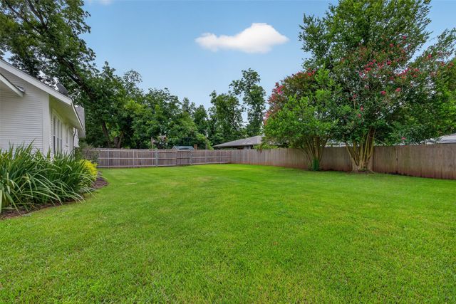 4940 Dixie Garden Drive, Shreveport, LA 71105