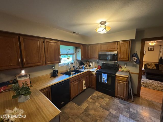 1637 Arron Way, Sevierville, TN 37876