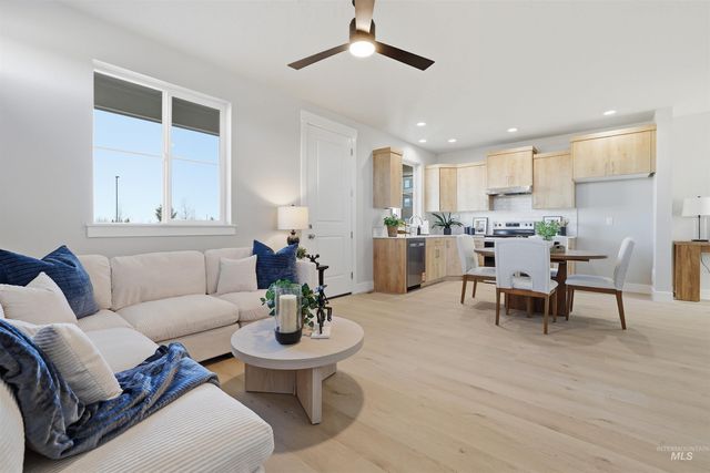 1172 E Cottage St, Kuna, ID 83634