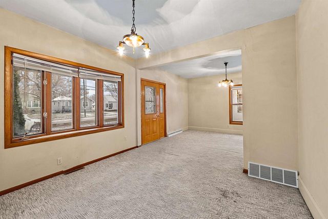 673 S Center Street, Beaver Dam, WI 53916