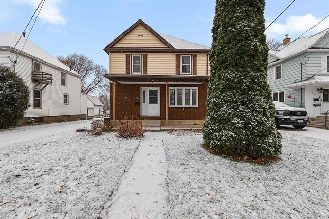 673 S Center Street, Beaver Dam, WI 53916