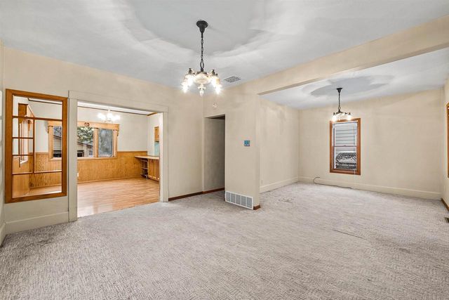 673 S Center Street, Beaver Dam, WI 53916