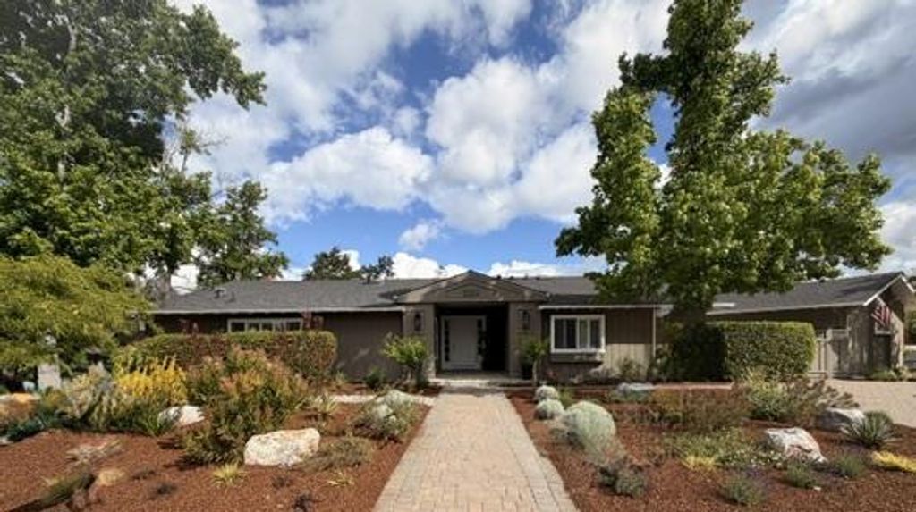 Image 3 of property listing at 15392 Via Palomino, Monte Sereno, CA 95030