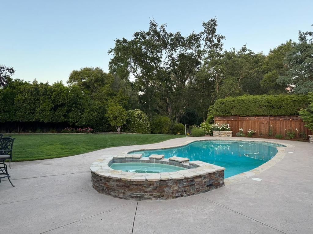 Image 6 of property listing at 15392 Via Palomino, Monte Sereno, CA 95030