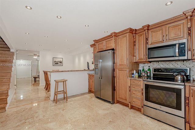 1413 N 15th Ave 8, Hollywood, FL 33020
