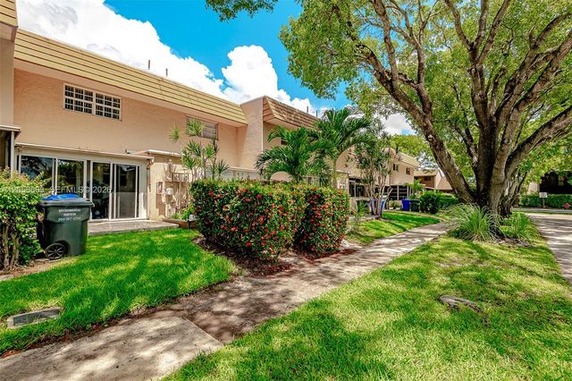 1413 N 15th Ave 8, Hollywood, FL 33020