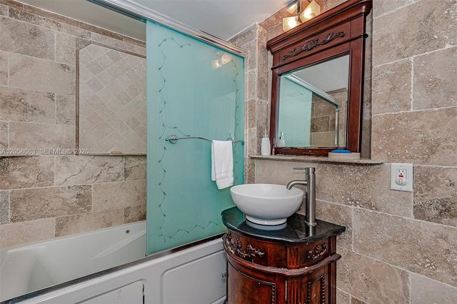 1413 N 15th Ave 8, Hollywood, FL 33020