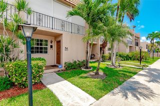 1413 N 15th Ave 8, Hollywood, FL 33020