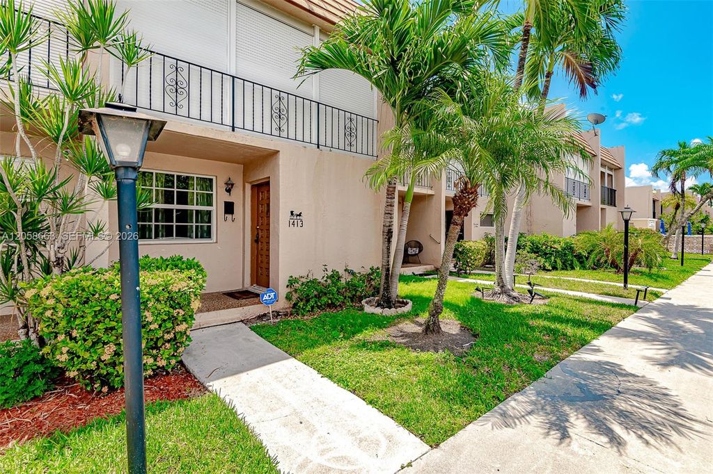 1413 N 15th Ave 8, Hollywood, FL 33020