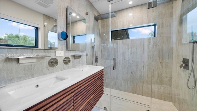 1810 NE 43rd Ct, Oakland Park, FL 33308