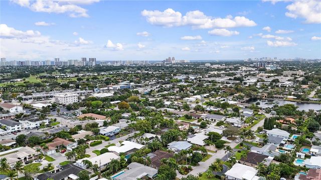 1810 NE 43rd Ct, Oakland Park, FL 33308