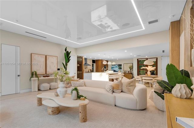 1810 NE 43rd Ct, Oakland Park, FL 33308