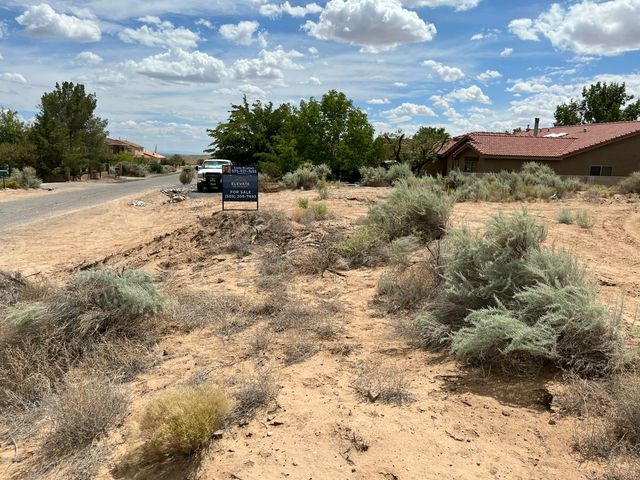 505 8th Street NE, Rio Rancho, NM 87124