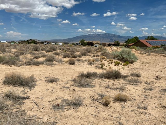 505 8th Street NE, Rio Rancho, NM 87124